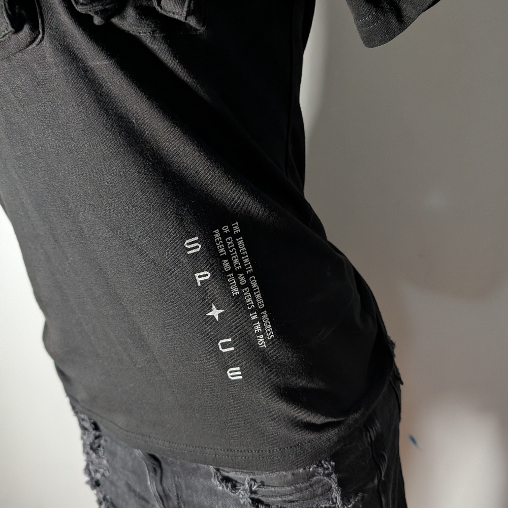 Space and time T-shirt with with tactical front chest pockets Size S - Picture 3 of 7